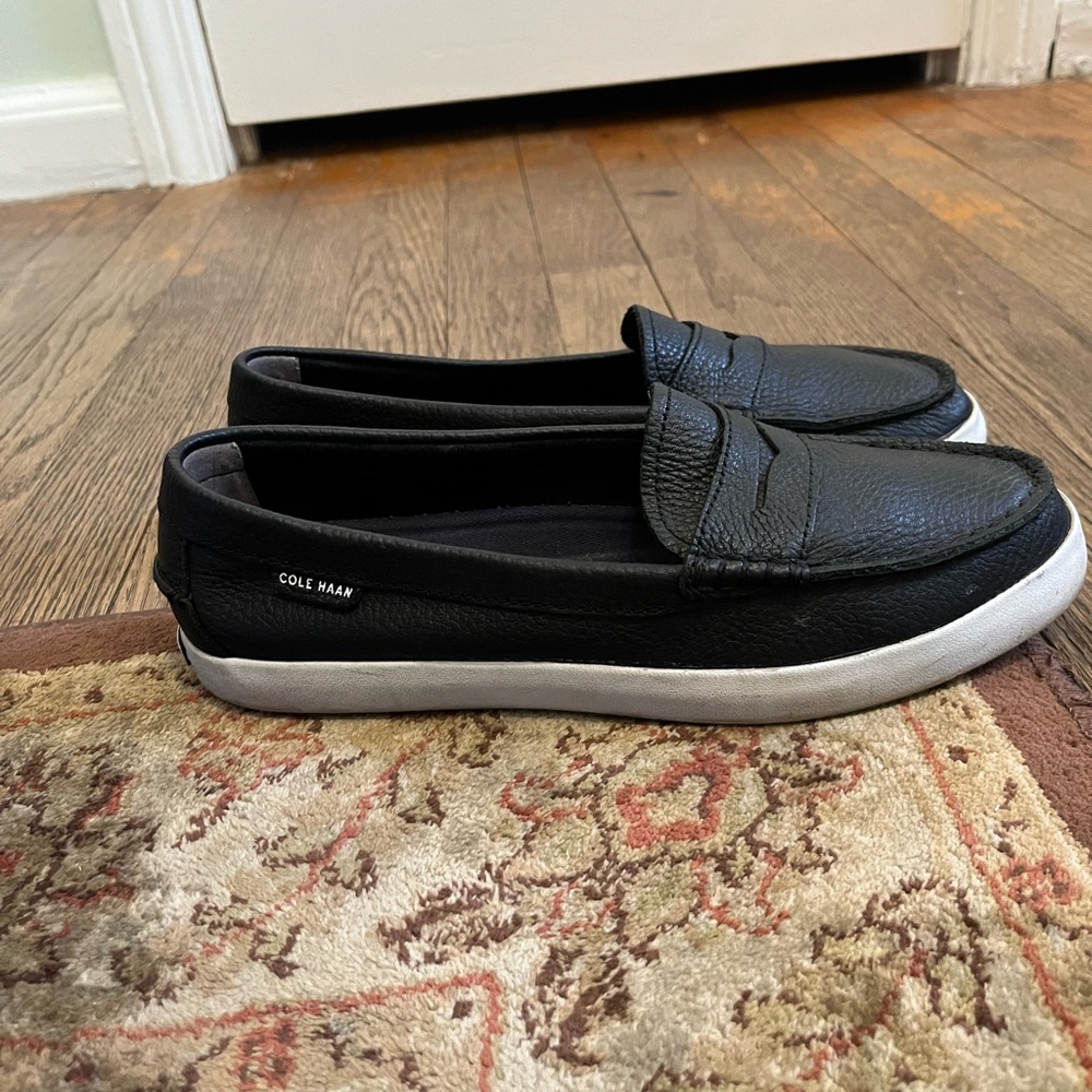 Cole Haan Womens Black Learher Slip-On Loafers